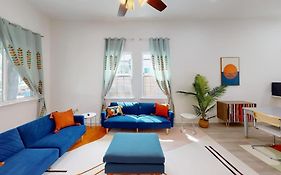 Sunny 5Bed W Parking And Direct Streetcar Access